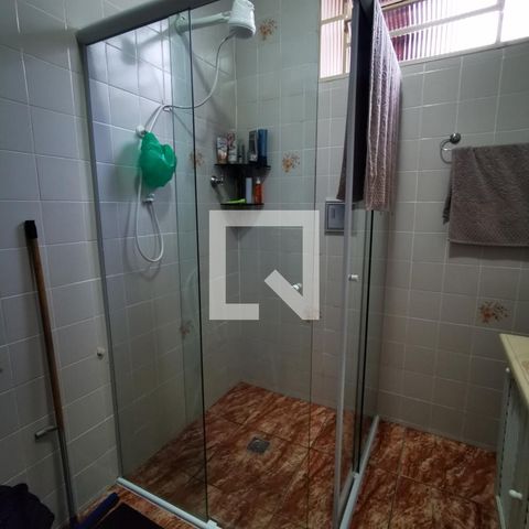 Casa à venda com 135m², 2 quartos e 2 vagasBanheiro 