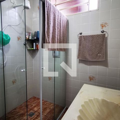 Casa à venda com 135m², 2 quartos e 2 vagasBanheiro 