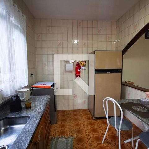 Casa à venda com 135m², 2 quartos e 2 vagasCozinha 