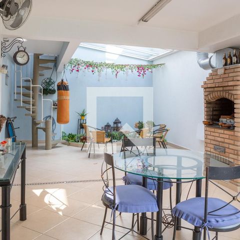 Casa à venda com 270m², 3 quartos e 5 vagasQuintal
