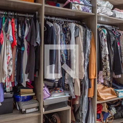 Casa à venda com 270m², 3 quartos e 5 vagasSuíte 1 - Closet