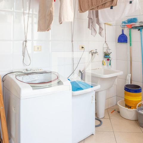 Casa à venda com 270m², 3 quartos e 5 vagasÁrea de Serviço