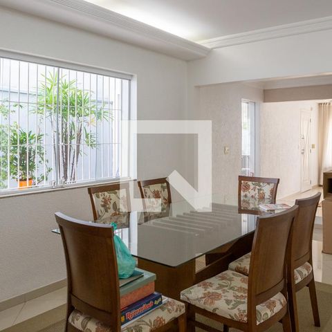 Casa à venda com 270m², 3 quartos e 5 vagasSala