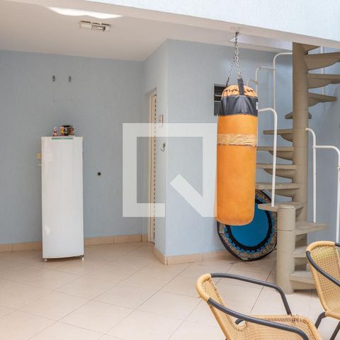 Casa à venda com 270m², 3 quartos e 5 vagasQuintal