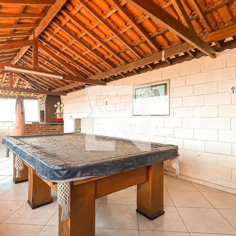 Casa à venda com 250m², 5 quartos e 2 vagas Casa à venda com 250m², 5 quartos e 2 vagasChurrasqueira