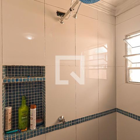 Casa à venda com 250m², 5 quartos e 2 vagas Casa à venda com 250m², 5 quartos e 2 vagasBanheiro da Suíte