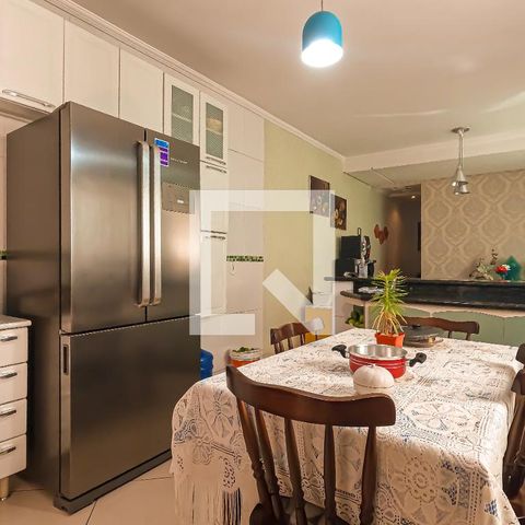 Casa à venda com 250m², 5 quartos e 2 vagas Casa à venda com 250m², 5 quartos e 2 vagasCozinha