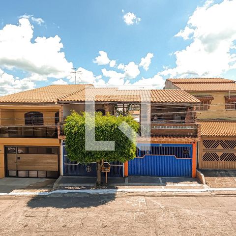 Casa à venda com 250m², 5 quartos e 2 vagas Casa à venda com 250m², 5 quartos e 2 vagasVista da Varanda da Suíte