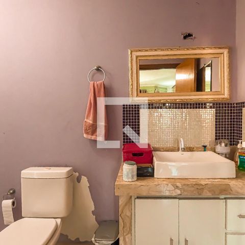 Casa à venda com 250m², 5 quartos e 2 vagas Casa à venda com 250m², 5 quartos e 2 vagasBanheiro da Suíte
