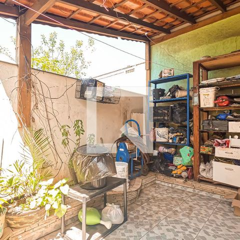 Casa à venda com 250m², 5 quartos e 2 vagas Casa à venda com 250m², 5 quartos e 2 vagasÁrea de Serviço