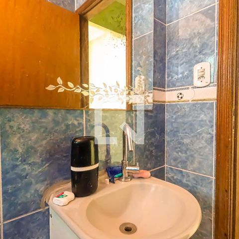Casa à venda com 250m², 5 quartos e 2 vagas Casa à venda com 250m², 5 quartos e 2 vagasBanheiro