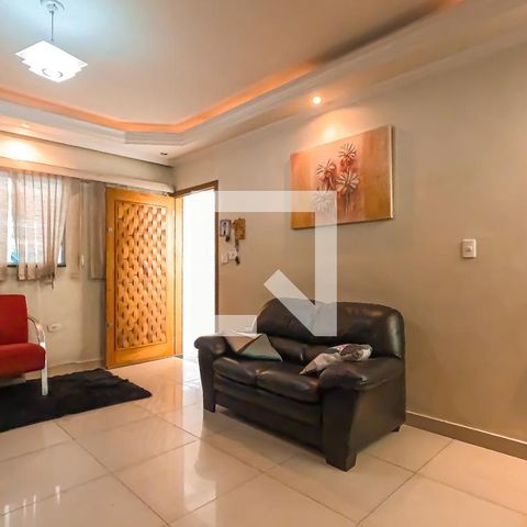 Casa à venda com 250m², 5 quartos e 2 vagas Casa à venda com 250m², 5 quartos e 2 vagasSala