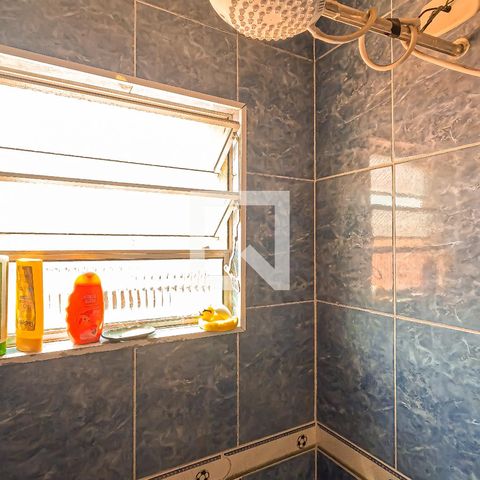 Casa à venda com 250m², 5 quartos e 2 vagas Casa à venda com 250m², 5 quartos e 2 vagasBanheiro
