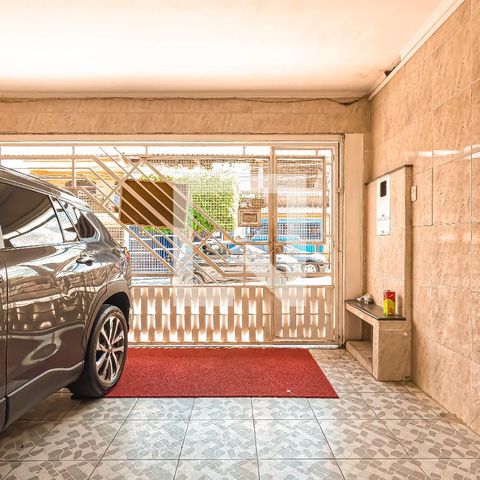 Casa à venda com 250m², 5 quartos e 2 vagas Casa à venda com 250m², 5 quartos e 2 vagasGaragem