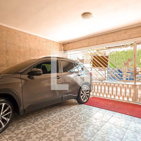 Casa à venda com 250m², 5 quartos e 2 vagas Casa à venda com 250m², 5 quartos e 2 vagasGaragem