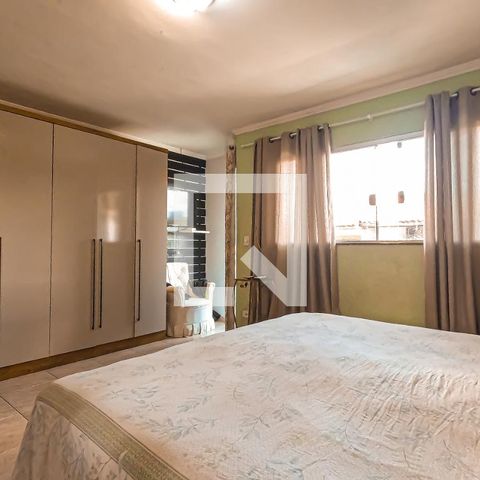 Casa à venda com 250m², 5 quartos e 2 vagas Casa à venda com 250m², 5 quartos e 2 vagasSuíte