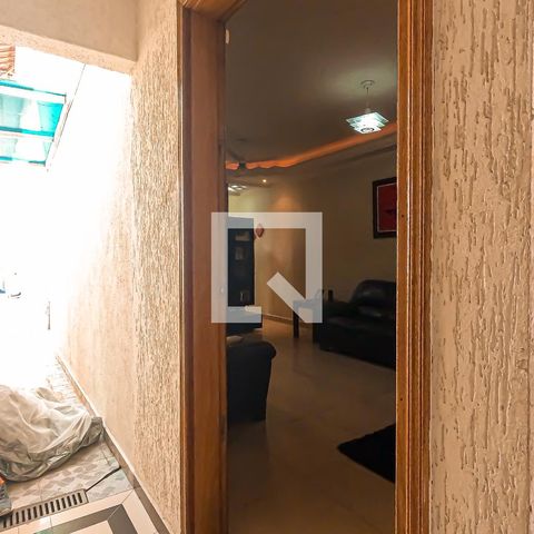 Casa à venda com 250m², 5 quartos e 2 vagas Casa à venda com 250m², 5 quartos e 2 vagasEntrada