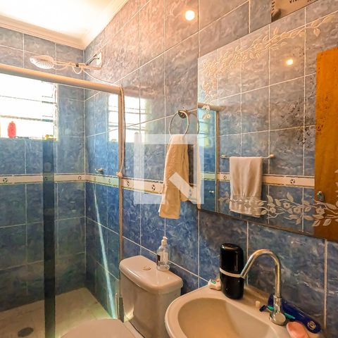Casa à venda com 250m², 5 quartos e 2 vagas Casa à venda com 250m², 5 quartos e 2 vagasBanheiro