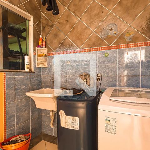 Casa à venda com 250m², 5 quartos e 2 vagas Casa à venda com 250m², 5 quartos e 2 vagasÁrea de Serviço