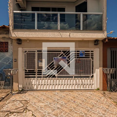 Casa à venda com 250m², 5 quartos e 2 vagas Casa à venda com 250m², 5 quartos e 2 vagasFachada da Casa