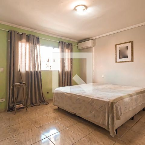 Casa à venda com 250m², 5 quartos e 2 vagas Casa à venda com 250m², 5 quartos e 2 vagasSuíte