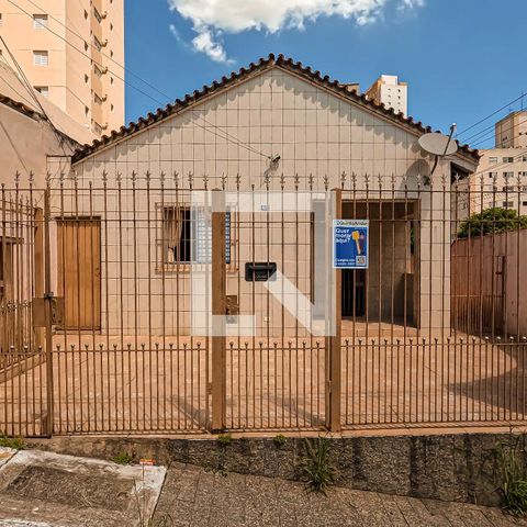 Casa à venda com 199m², 2 quartos e sem vagaFachada da Casa