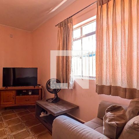 Casa à venda com 199m², 2 quartos e sem vagaSala