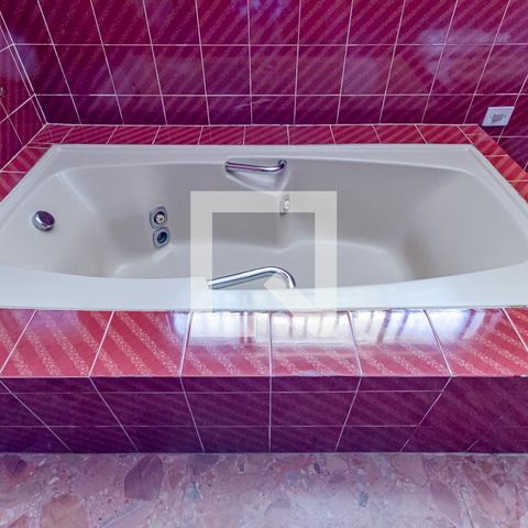 Casa à venda com 505m², 4 quartos e 5 vagas Casa à venda com 505m², 4 quartos e 5 vagasBanheiro 1 - Suíte