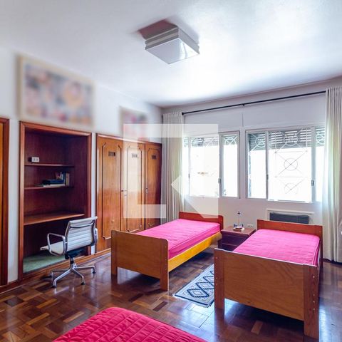 Casa à venda com 505m², 4 quartos e 5 vagas Casa à venda com 505m², 4 quartos e 5 vagasQuarto 2