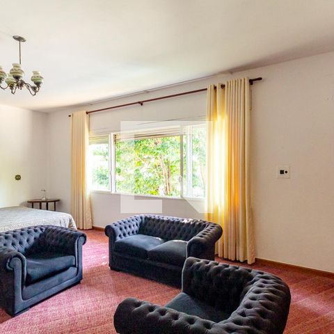 Casa à venda com 505m², 4 quartos e 5 vagas Casa à venda com 505m², 4 quartos e 5 vagasQuarto 1 - Suíte