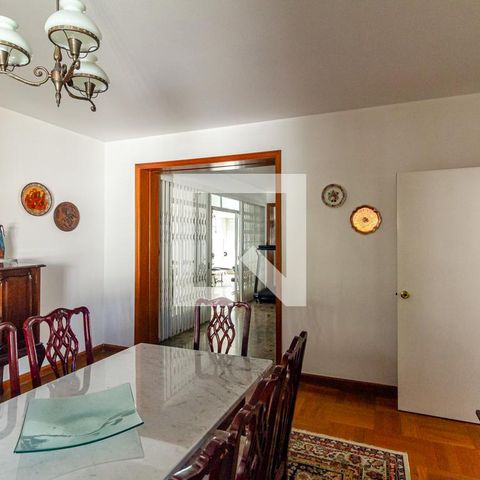 Casa à venda com 505m², 4 quartos e 5 vagas Casa à venda com 505m², 4 quartos e 5 vagasSala de Jantar