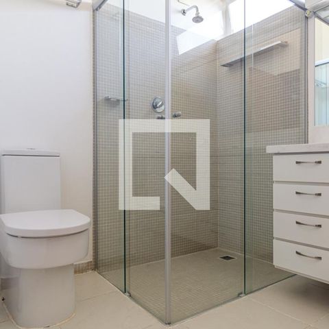 Casa à venda com 505m², 4 quartos e 5 vagas Casa à venda com 505m², 4 quartos e 5 vagasBanheiro 3