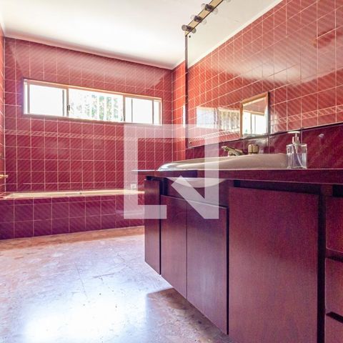 Casa à venda com 505m², 4 quartos e 5 vagas Casa à venda com 505m², 4 quartos e 5 vagasBanheiro 1 - Suíte