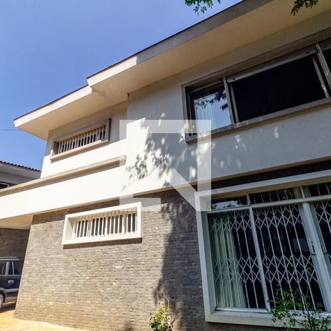 Casa à venda com 505m², 4 quartos e 5 vagas Casa à venda com 505m², 4 quartos e 5 vagasFachada