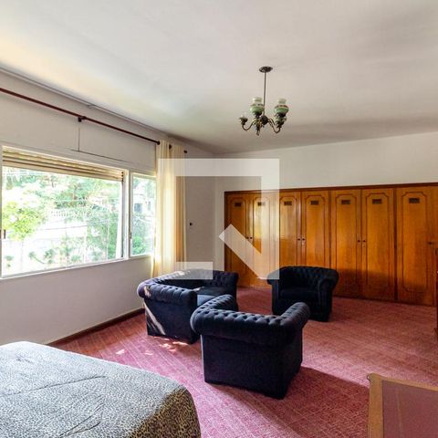 Casa à venda com 505m², 4 quartos e 5 vagas Casa à venda com 505m², 4 quartos e 5 vagasQuarto 1 - Suíte