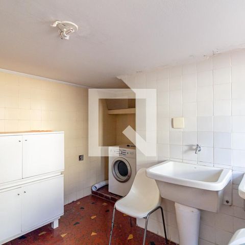 Casa à venda com 505m², 4 quartos e 5 vagas Casa à venda com 505m², 4 quartos e 5 vagasLavanderia