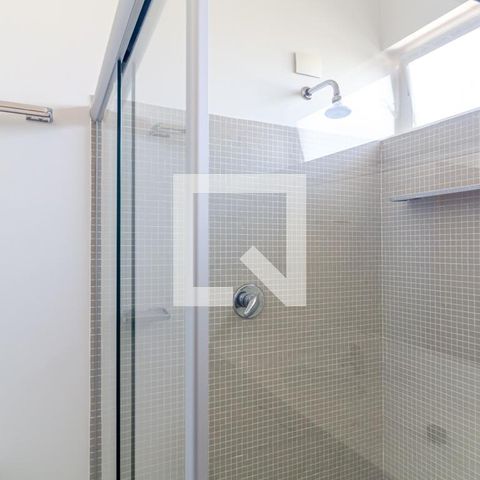 Casa à venda com 505m², 4 quartos e 5 vagas Casa à venda com 505m², 4 quartos e 5 vagasBanheiro 3