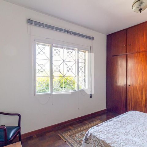 Casa à venda com 505m², 4 quartos e 5 vagas Casa à venda com 505m², 4 quartos e 5 vagasQuarto 4