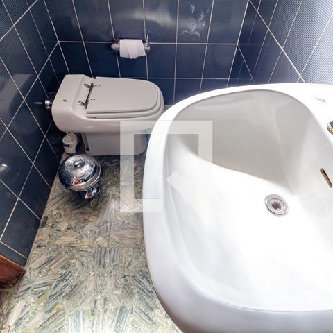 Casa à venda com 505m², 4 quartos e 5 vagas Casa à venda com 505m², 4 quartos e 5 vagasLavabo