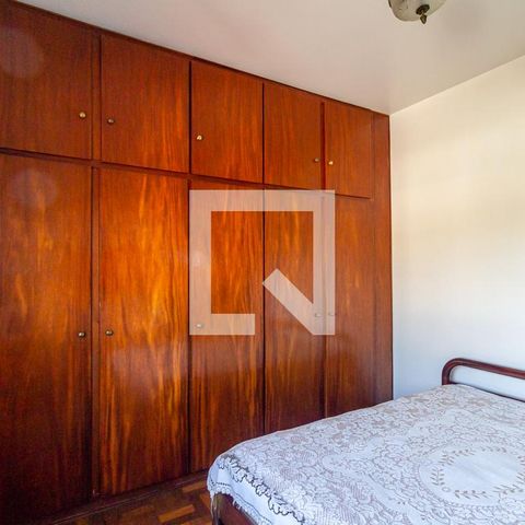 Casa à venda com 505m², 4 quartos e 5 vagas Casa à venda com 505m², 4 quartos e 5 vagasQuarto 4