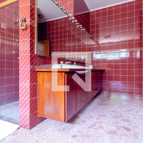 Casa à venda com 505m², 4 quartos e 5 vagas Casa à venda com 505m², 4 quartos e 5 vagasBanheiro 1 - Suíte