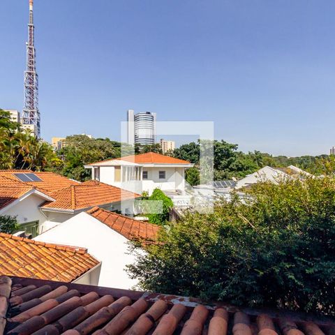Casa à venda com 505m², 4 quartos e 5 vagas Casa à venda com 505m², 4 quartos e 5 vagasVista do Quarto 4