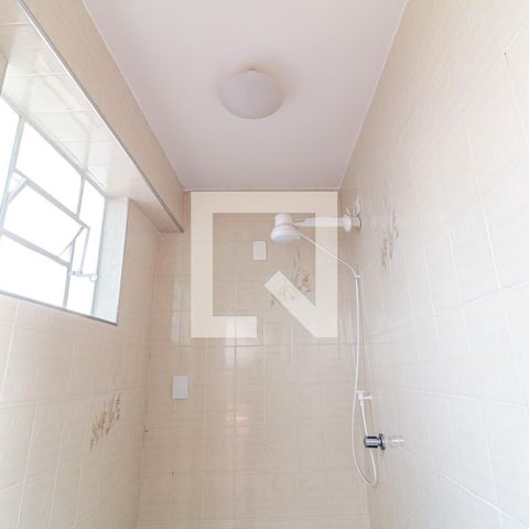 Casa à venda com 505m², 4 quartos e 5 vagas Casa à venda com 505m², 4 quartos e 5 vagasBanheiro de Serviço 2