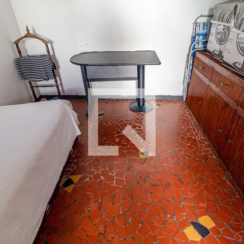 Casa à venda com 505m², 4 quartos e 5 vagas Casa à venda com 505m², 4 quartos e 5 vagasDepósito / Quarto Reversível