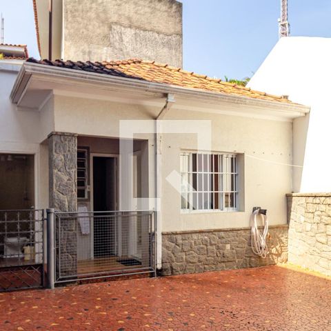Casa à venda com 505m², 4 quartos e 5 vagas Casa à venda com 505m², 4 quartos e 5 vagasEdícula