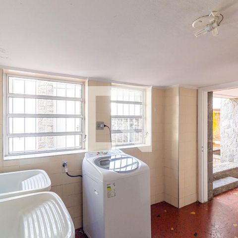 Casa à venda com 505m², 4 quartos e 5 vagas Casa à venda com 505m², 4 quartos e 5 vagasLavanderia
