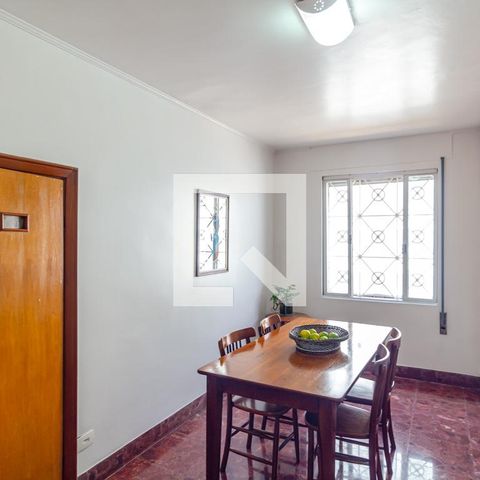 Casa à venda com 505m², 4 quartos e 5 vagas Casa à venda com 505m², 4 quartos e 5 vagasCopa