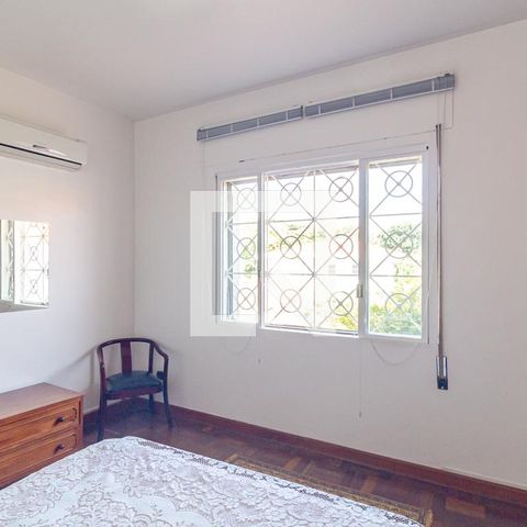 Casa à venda com 505m², 4 quartos e 5 vagas Casa à venda com 505m², 4 quartos e 5 vagasQuarto 4