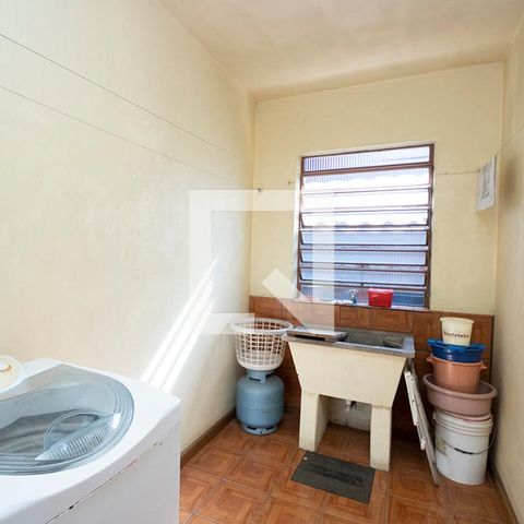 Casa à venda com 159m², 3 quartos e 2 vagasLavanderia