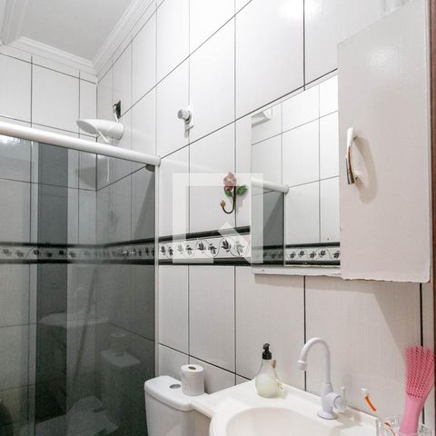 Casa à venda com 179m², 3 quartos e 2 vagasBanheiro